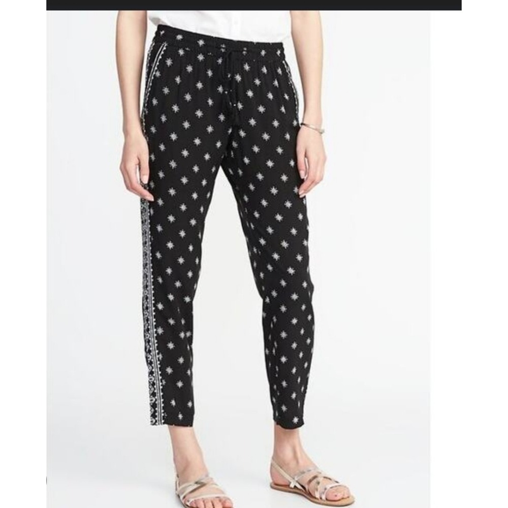 Old Navy Black Cropped Printed Ankle Pants
